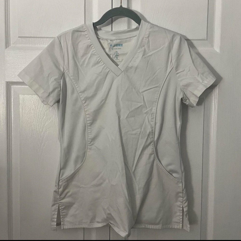 Allure Cream V-Neck Top